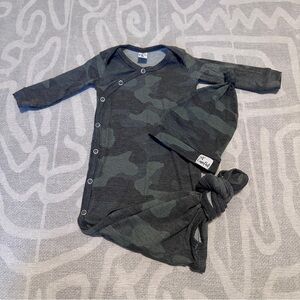 Copper Pearl Knotted Camo Gown and Hat